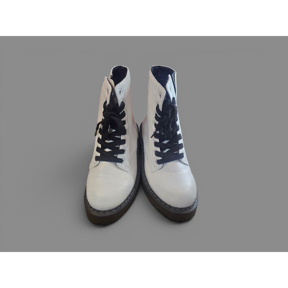 True Craft Korri White Croc Combat Boots Chunky Lug Sole Sz 8 image 2